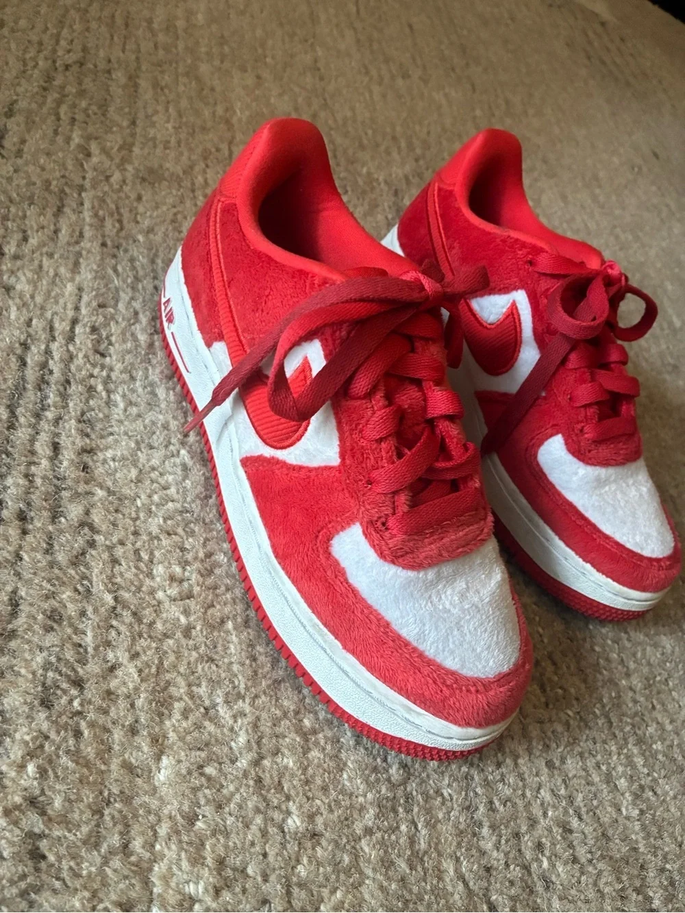 Nike Air Force 1 Low Valentine's Day Fleece 2024 Kids Size 4Y